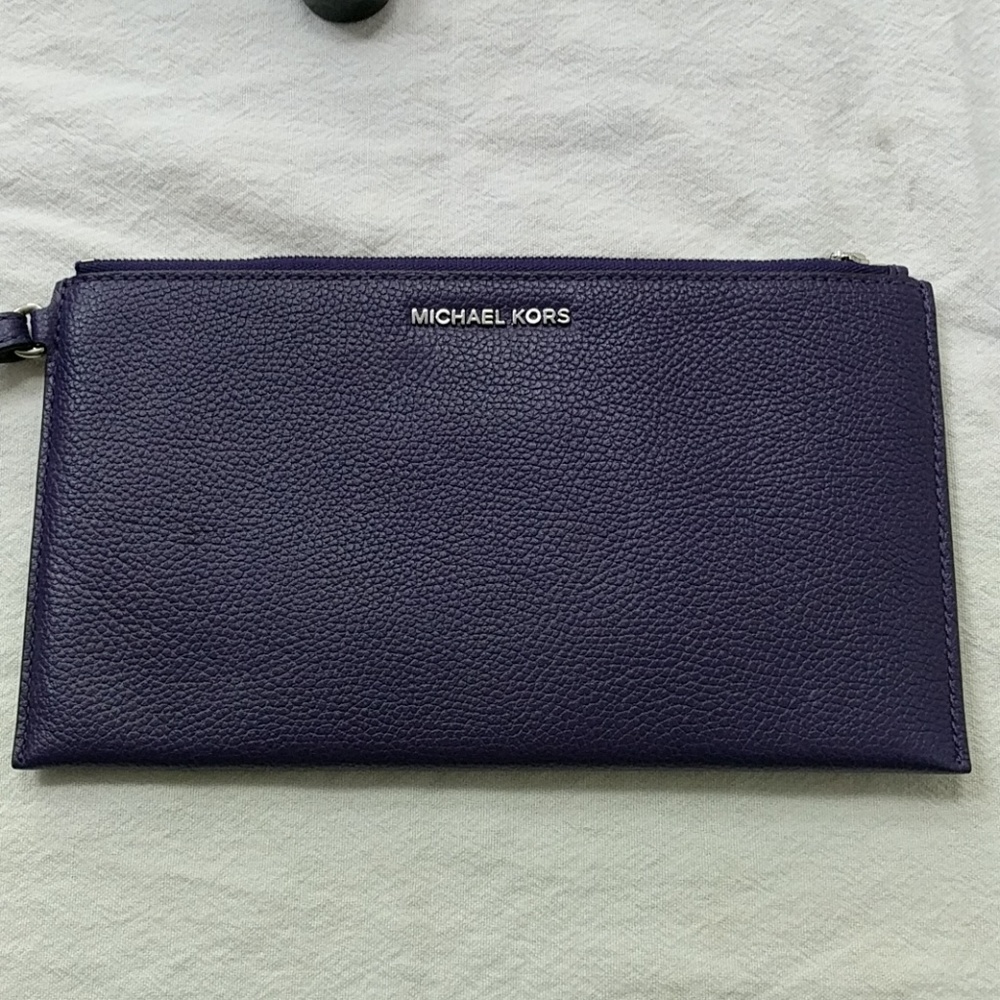 Michael Kors Mercer Wristlet